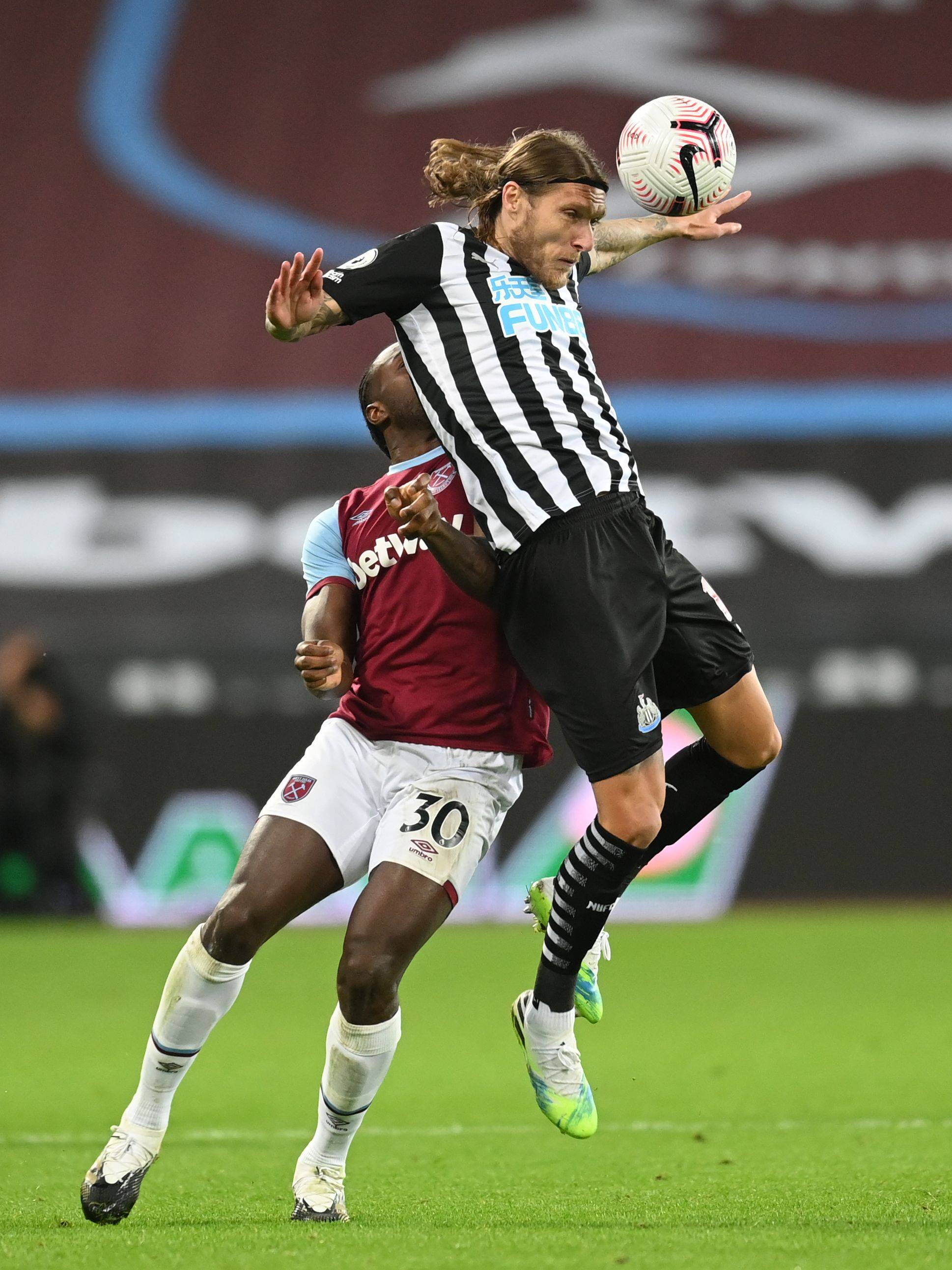 三个进球全 三个进球全