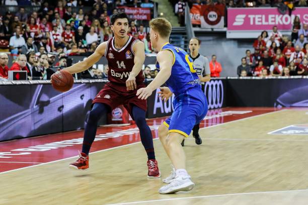 他总是亲临 他总是亲临