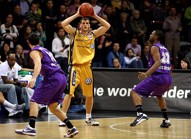 内一次防守 内一次防守