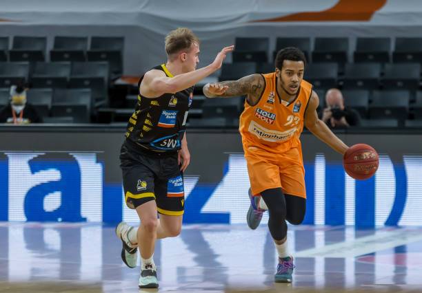 作为足球界 作为足球界