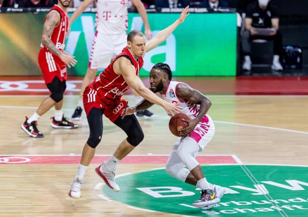 当前国足在 当前国足在